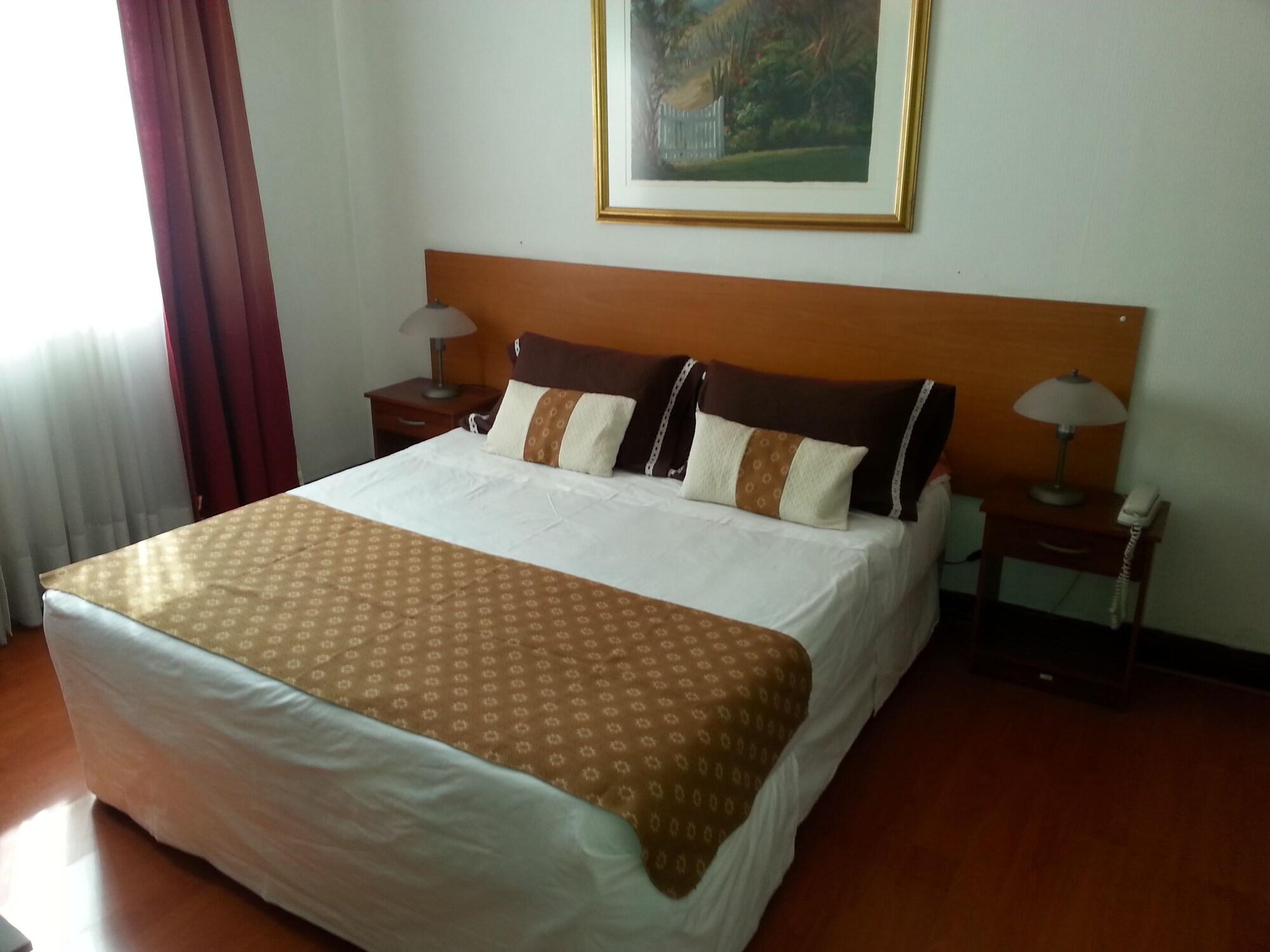 Hotel Quito Santiago de Chile Zewnętrze zdjęcie